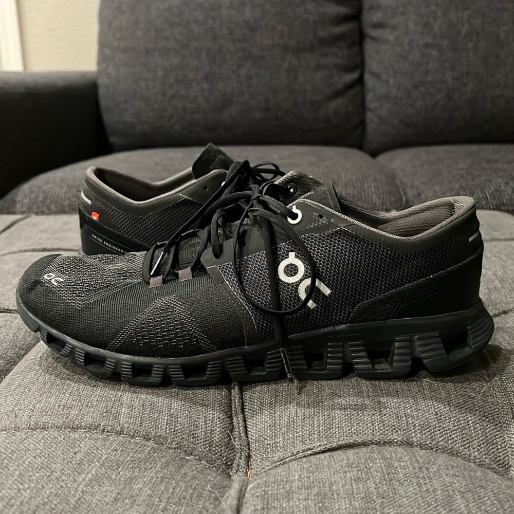 Used On Cloud X Size 9.5